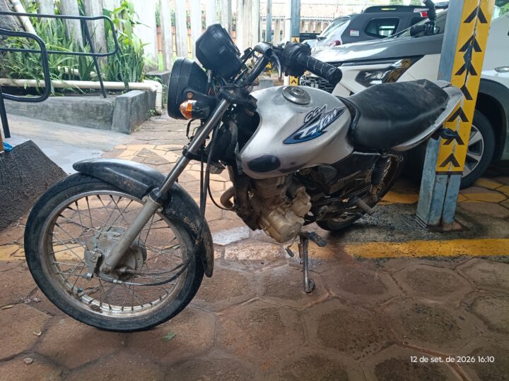 PM apreende moto furtada há dois anos e que circulava modificada