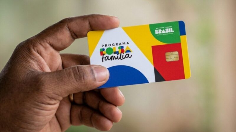 Bolsa Família é reajustado em 15%; medida vale a partir de outubro