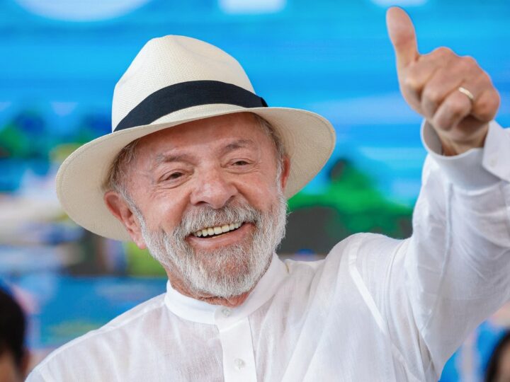 Lula é reeleito presidente do Brasil em virada histórica