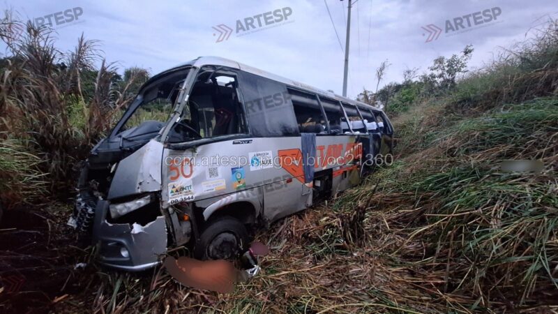 Capotamento de ônibus mata três pessoas que iriam para tratamento contra o câncer
