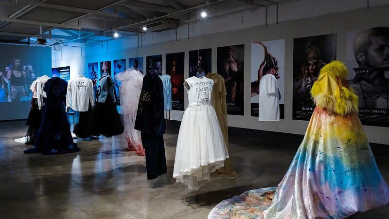 Exposição fotográfica de Malu Ornelas aborda arte como forma de resistência e contestação