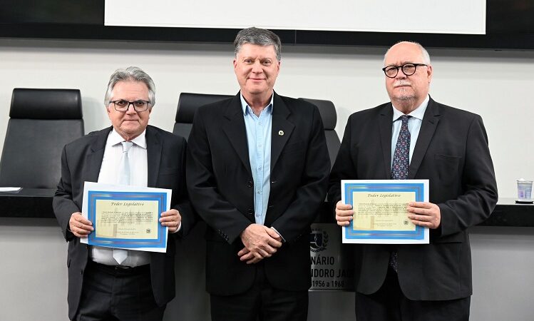Câmara de Botucatu homenageia 45 anos de criação da Famesp