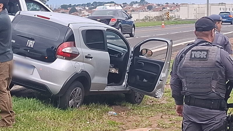 Suspeitos de roubo morrem após tiroteio contra a PM