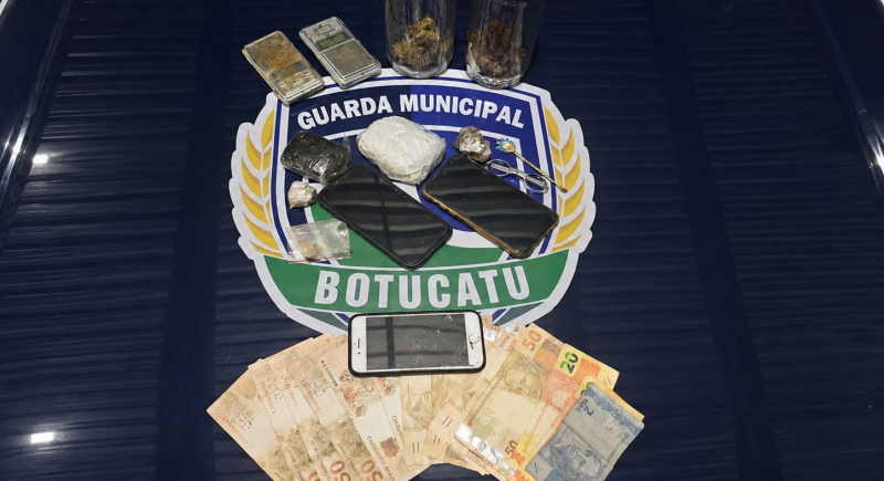 Briga de casal termina em flagrante de tráfico de drogas