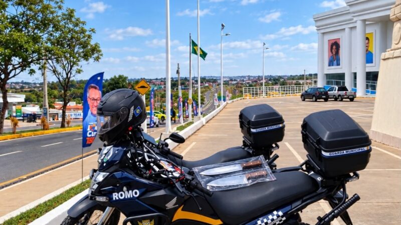 Dupla acaba presa após furtar facas de loja