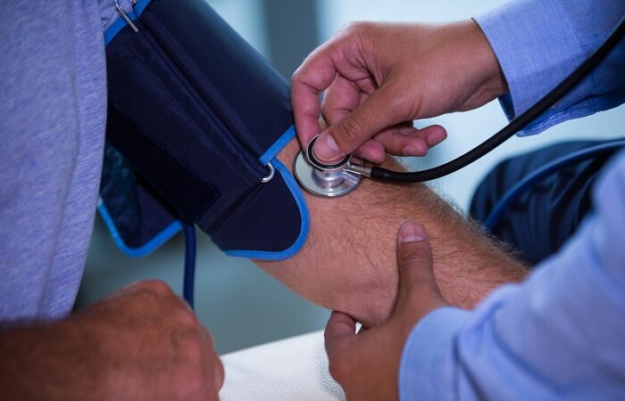 Baixa adesão ao tratamento medicamentoso dificulta combate à hipertensão